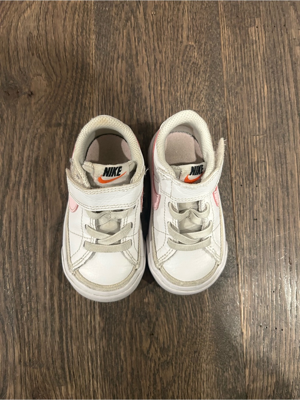 Nike Court Legacy- Toddler White and Pink Sneakers Size 6 - Picture 4 of 8